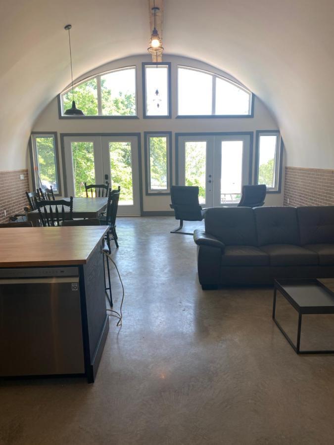 Unique Waterfront House With Private Beach 가나노크 외부 사진