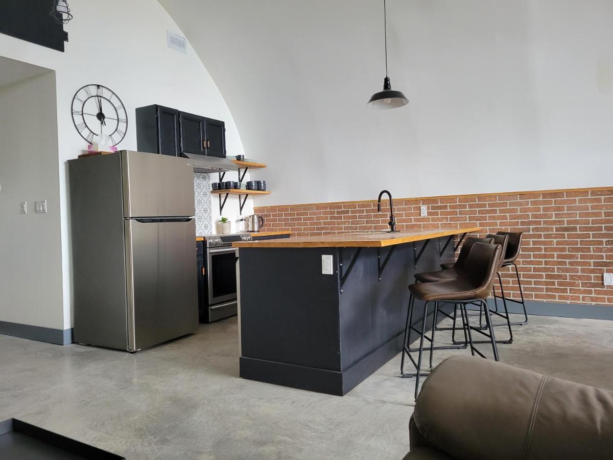 Unique Waterfront House With Private Beach 가나노크 외부 사진